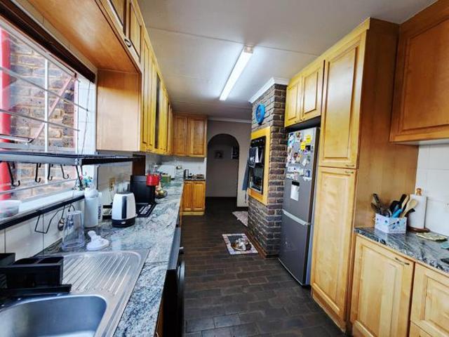 3 Bedroom House in Glenvista
