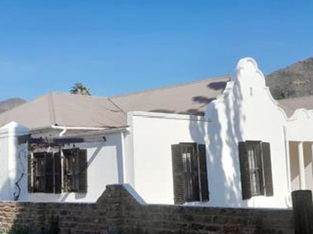 3 Bedroom House in Graaff Reinet