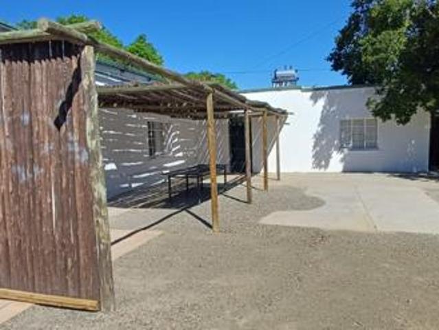 3 Bedroom House in Graaff Reinet