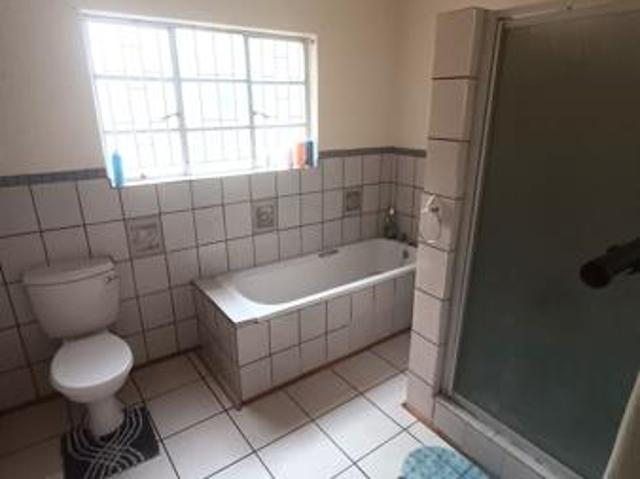 3 Bedroom House in Graaff Reinet