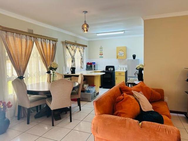 3 Bedroom House in Grantham Park