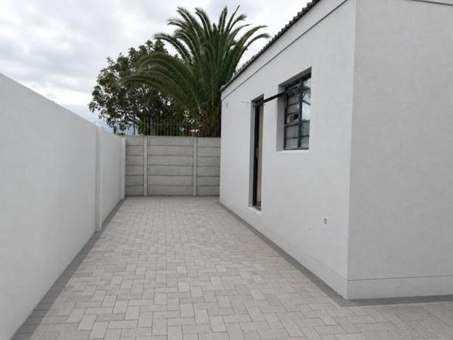 3 Bedroom House in Grassy Park