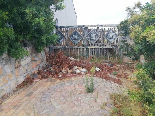 3 Bedroom House in Grassy Park