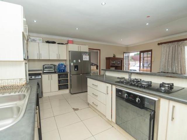 3 Bedroom House in Greenshields Park