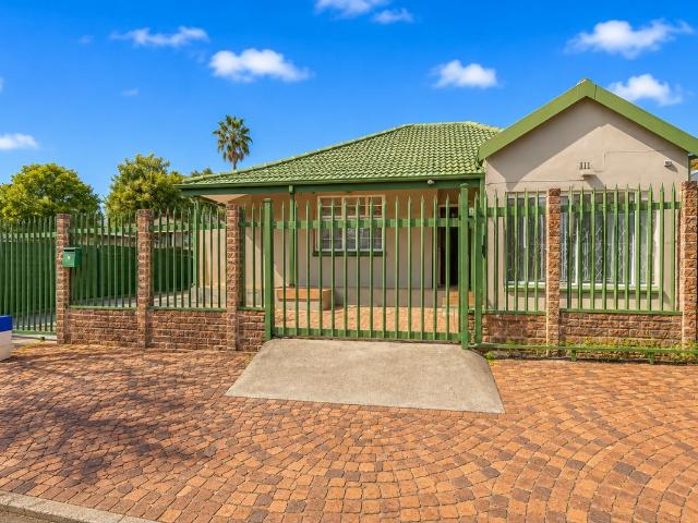 5 Bedroom House in Greymont