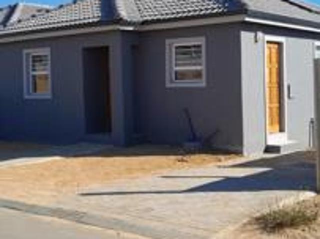 3 Bedroom House in Groenheuwel