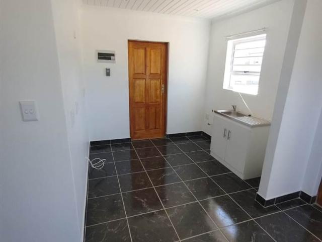 3 Bedroom House in Groenheuwel
