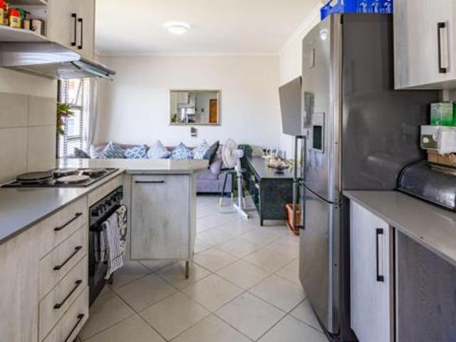 3 Bedroom House in Groenheuwel