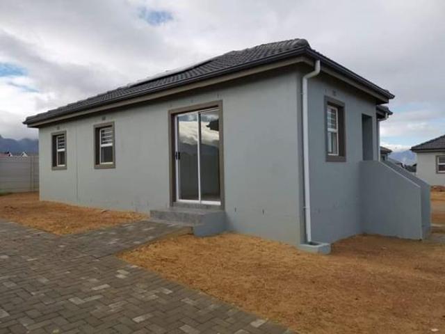 3 Bedroom House in Groenheuwel