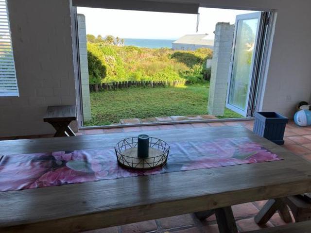 3 Bedroom House in Grotto Bay