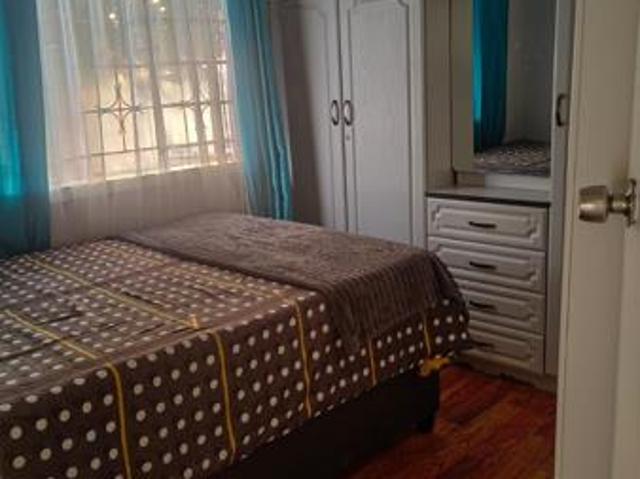 3 Bedroom House in Grove End