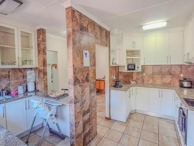 3 Bedroom House in Dorchester Heights
