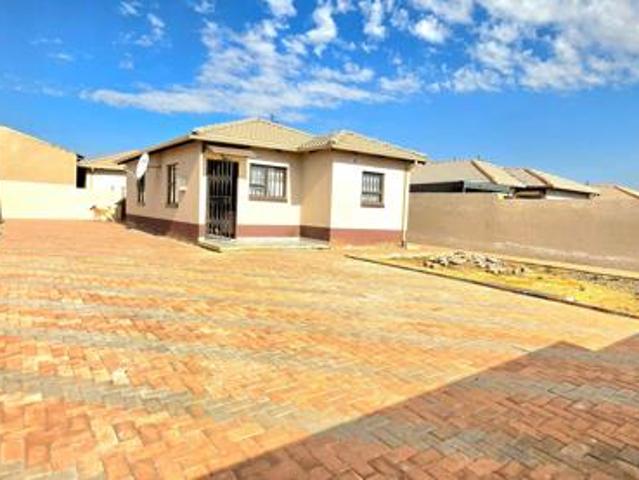 3 Bedroom House in Dawn Park