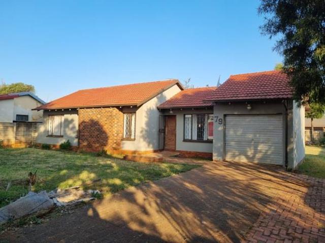 3 Bedroom House in Dawn Park