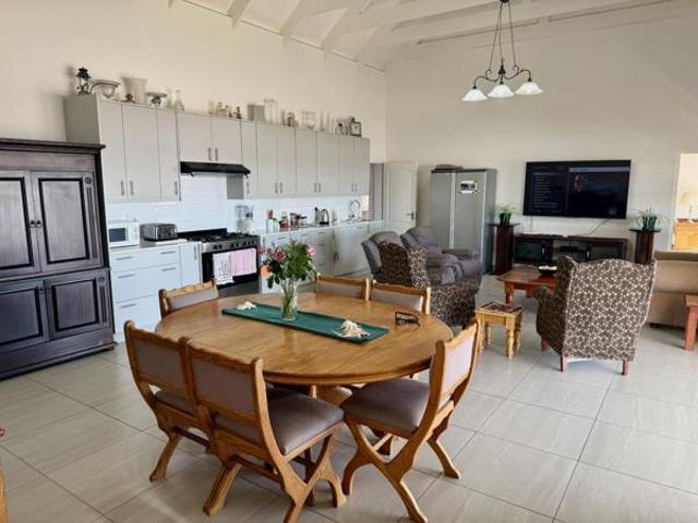 3 Bedroom House in Da Gama Bay
