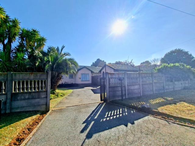 3 Bedroom House in Dan Pienaarville
