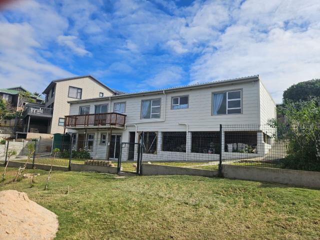 3 Bedroom House in Dana Bay