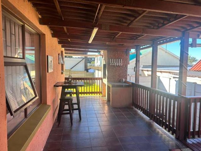 3 Bedroom House in Dana Bay