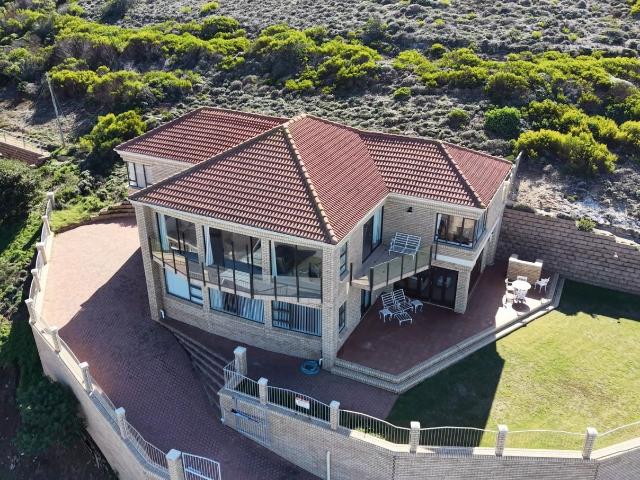 3 Bedroom House in Dana Bay