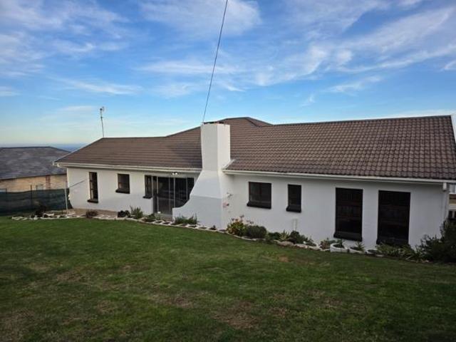 3 Bedroom House in Dana Bay