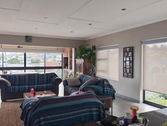 3 Bedroom House in Dana Bay