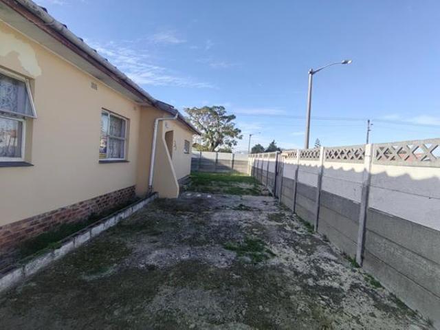 3 Bedroom House in Devon Park