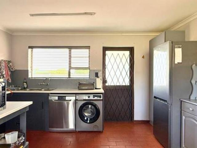3 Bedroom House in De Kelders