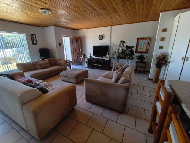 3 Bedroom House in De Kelders