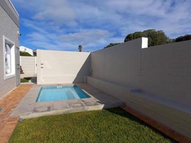 3 Bedroom House in De Kelders