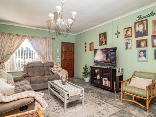 3 Bedroom House in De Kuile