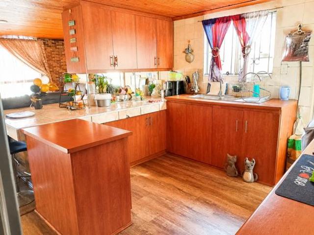 3 Bedroom House in Delft South