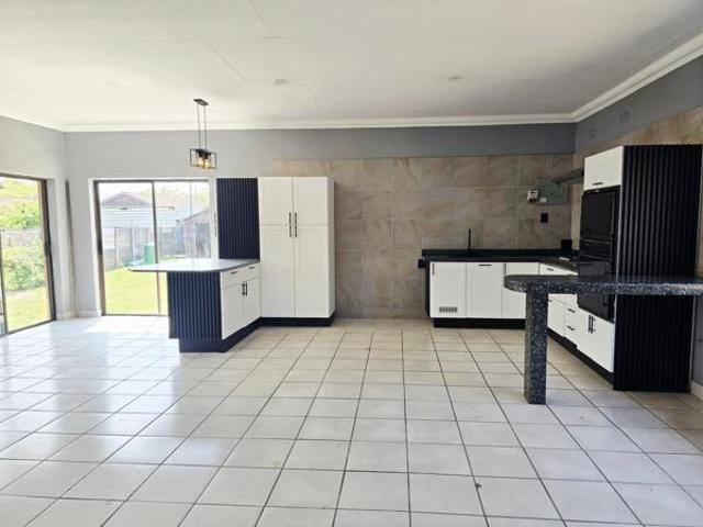 3 Bedroom House in Dennesig