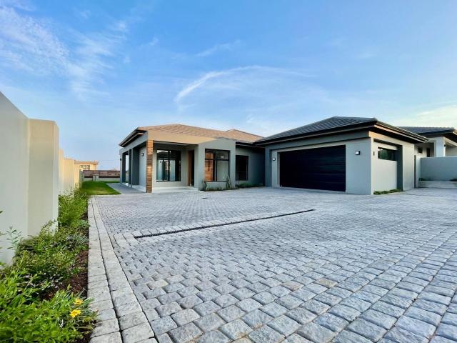 3 Bedroom House in Desainagar