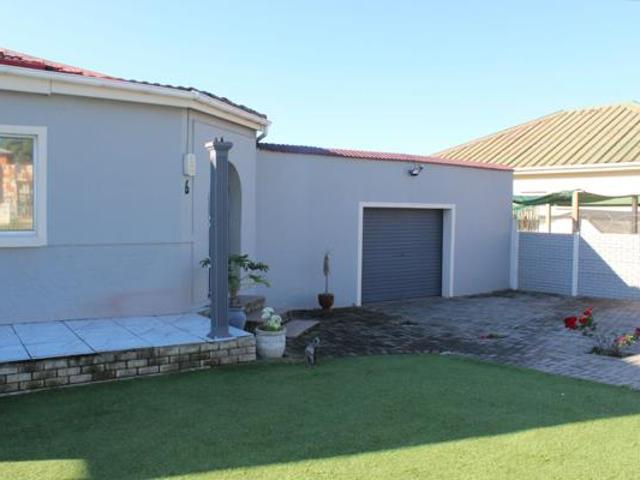3 Bedroom House in Despatch Central