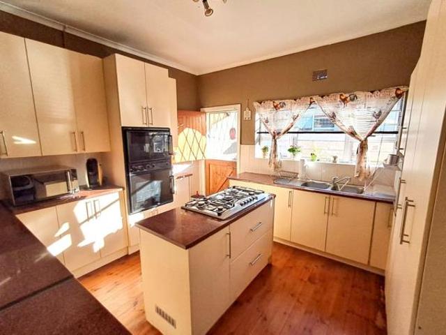 3 Bedroom House in Despatch Central