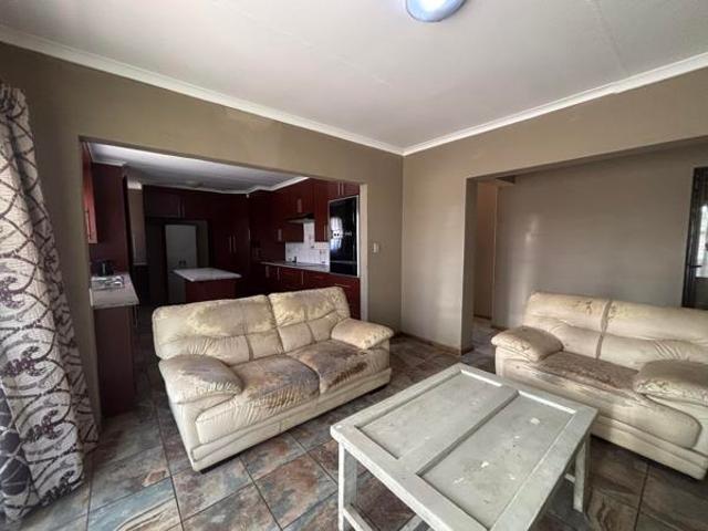 3 Bedroom House in Die Heuwel Ext 4