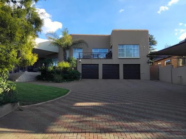 3 Bedroom House in Die Heuwel