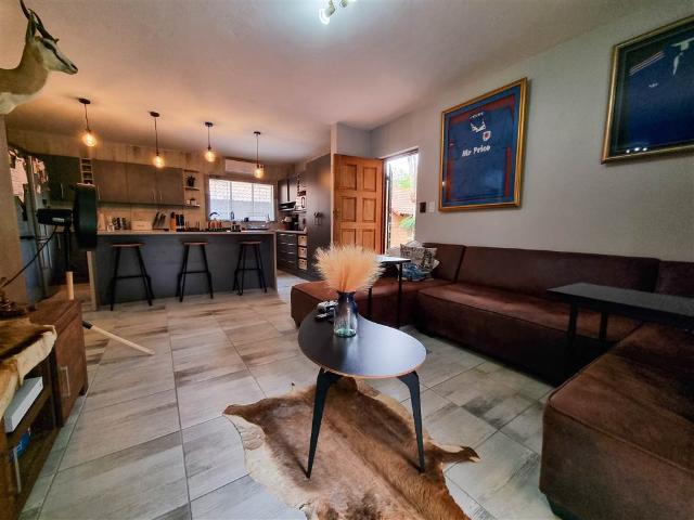 3 Bedroom House in Die Hoewes