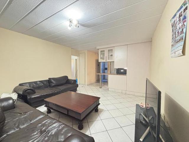 3 Bedroom House in Die Hoewes
