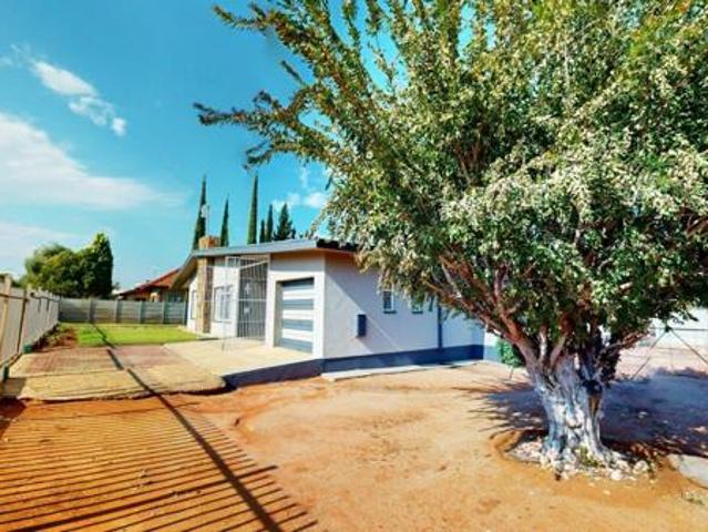 3 Bedroom House in Die Rand