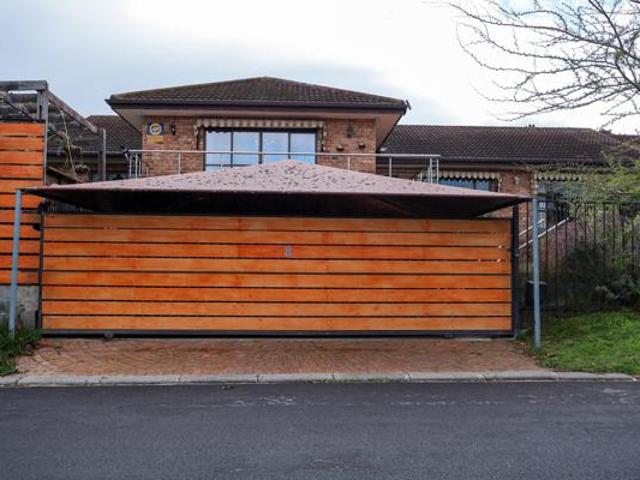 3 Bedroom House in Die Wingerd
