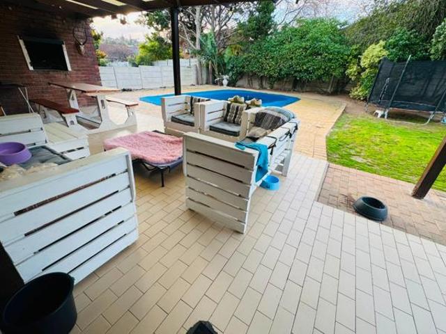 3 Bedroom House in Die Wingerd