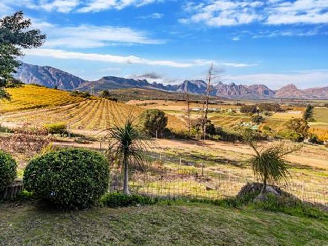 3 Bedroom House in Diemersfontein Wine and Country Estate