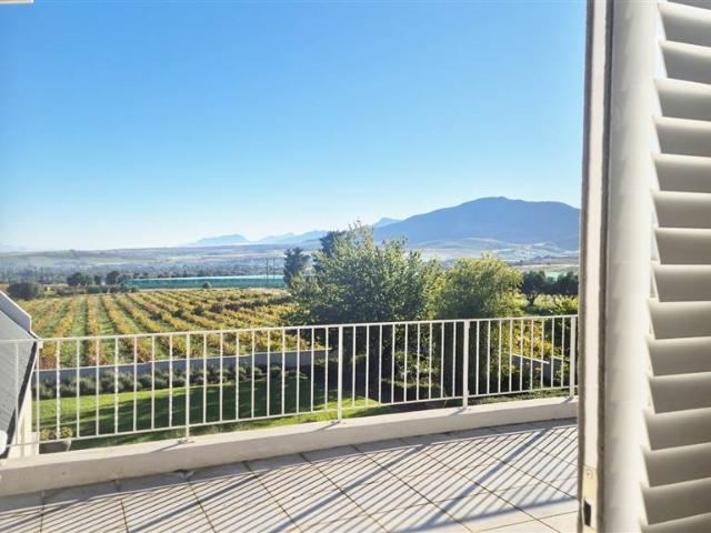 3 Bedroom House in Diemersfontein Wine and Country Estate
