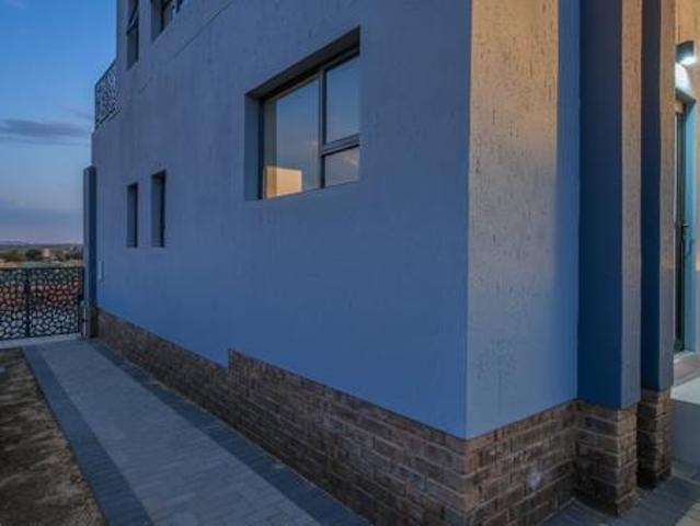 3 Bedroom House in Diswilmar AH