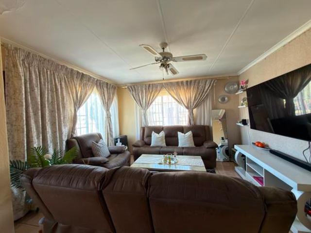 3 Bedroom House in Embalenhle