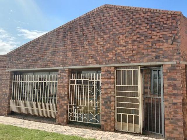 3 Bedroom House in Embalenhle