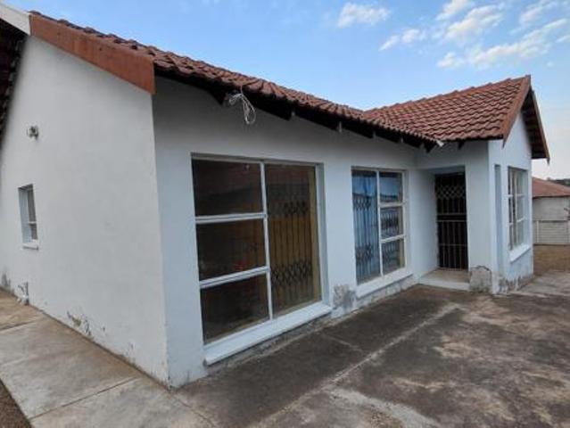 1 Bedroom House in Emdo Park