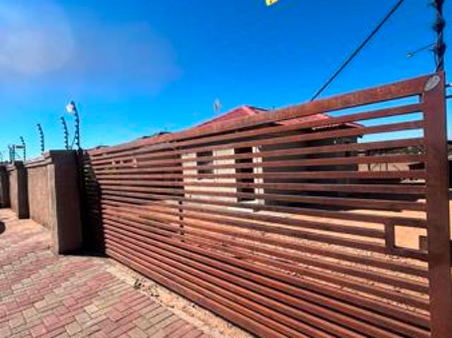 3 Bedroom House in Emdo Park