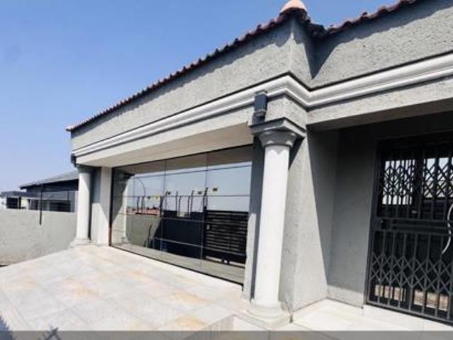 3 Bedroom House in Emdo Park